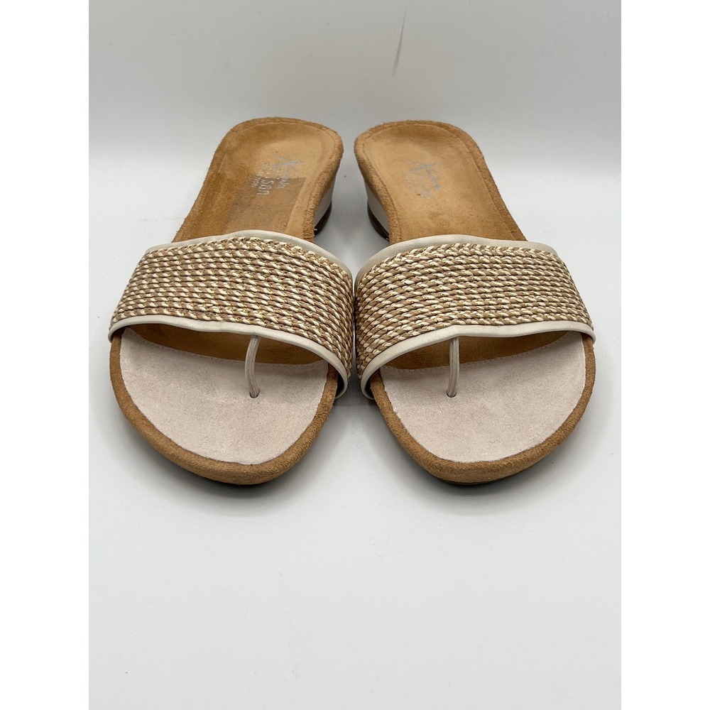 Clarks Artisan Womens 9.5M Cream Gold Woven Metallic Wedge Thong Slide Sandals
